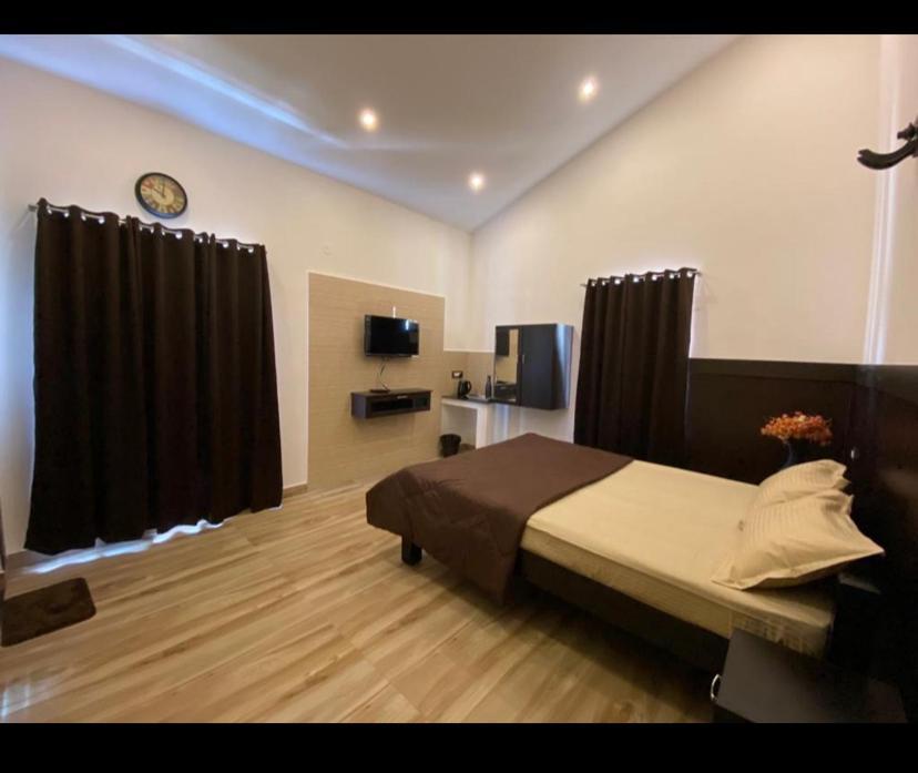 Rr Holiday Inn Kodaikanal Exteriér fotografie